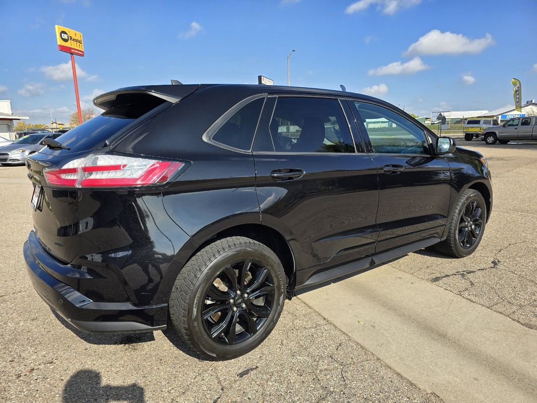 Used 2022 Ford Edge SE w/ Black Appearance Package image 4