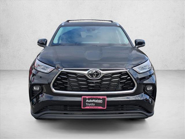 New 2025 Toyota Highlander Limited image 6