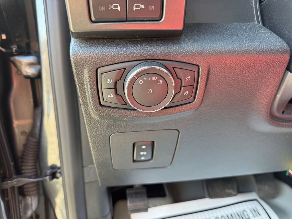 Used 2017 Ford F150 Lariat image 25