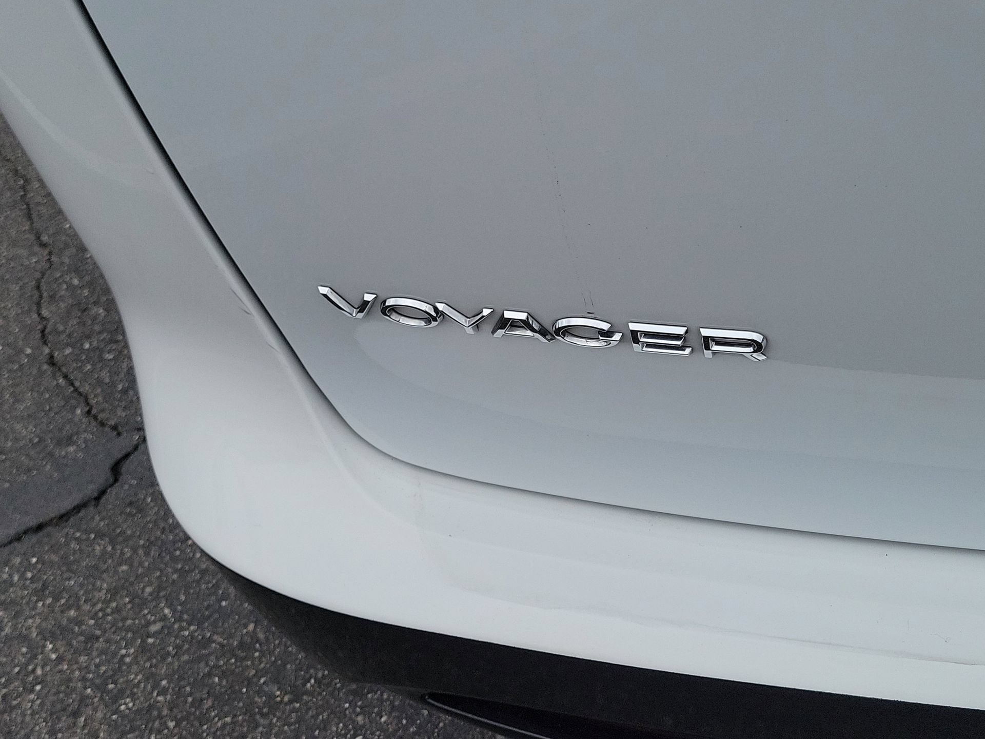 Certified 2023 Chrysler Voyager LX FWD image 21