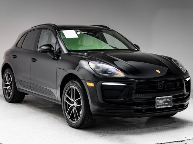Certified 2026 Porsche Macan AWD/4WD image 32