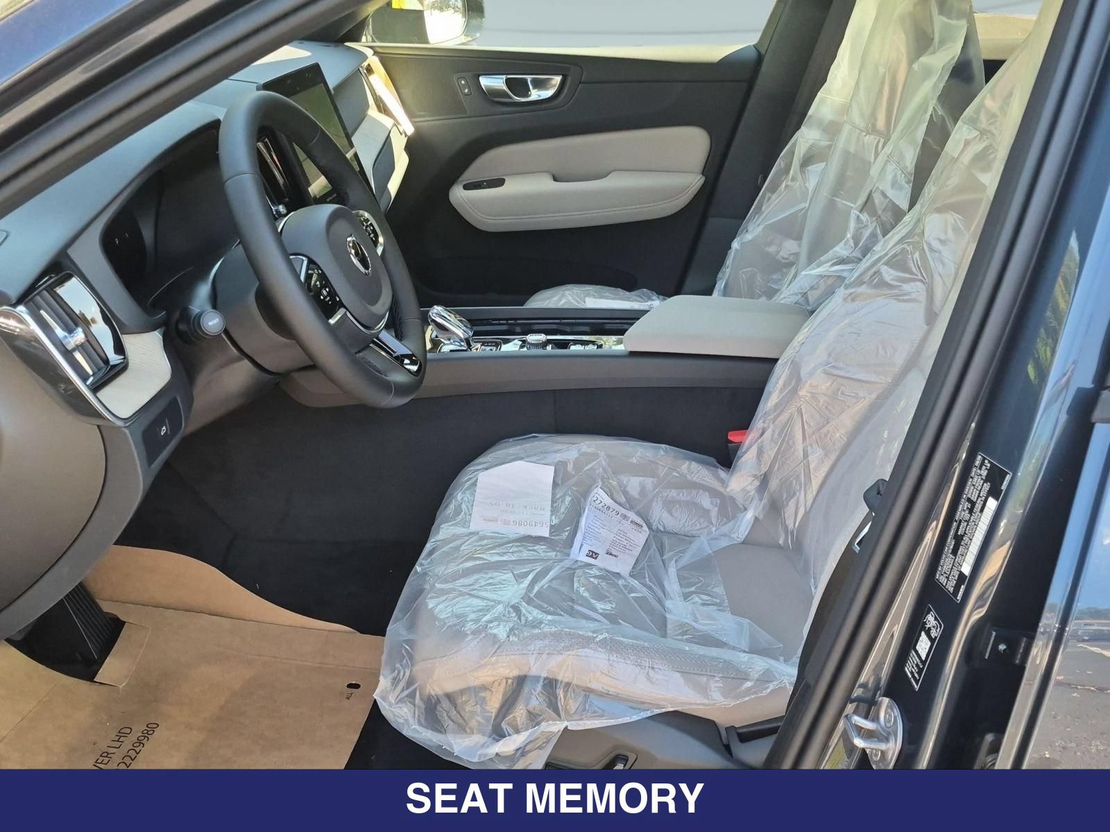 New 2027 Volvo XC60 B5 Core AWD/4WD image 18