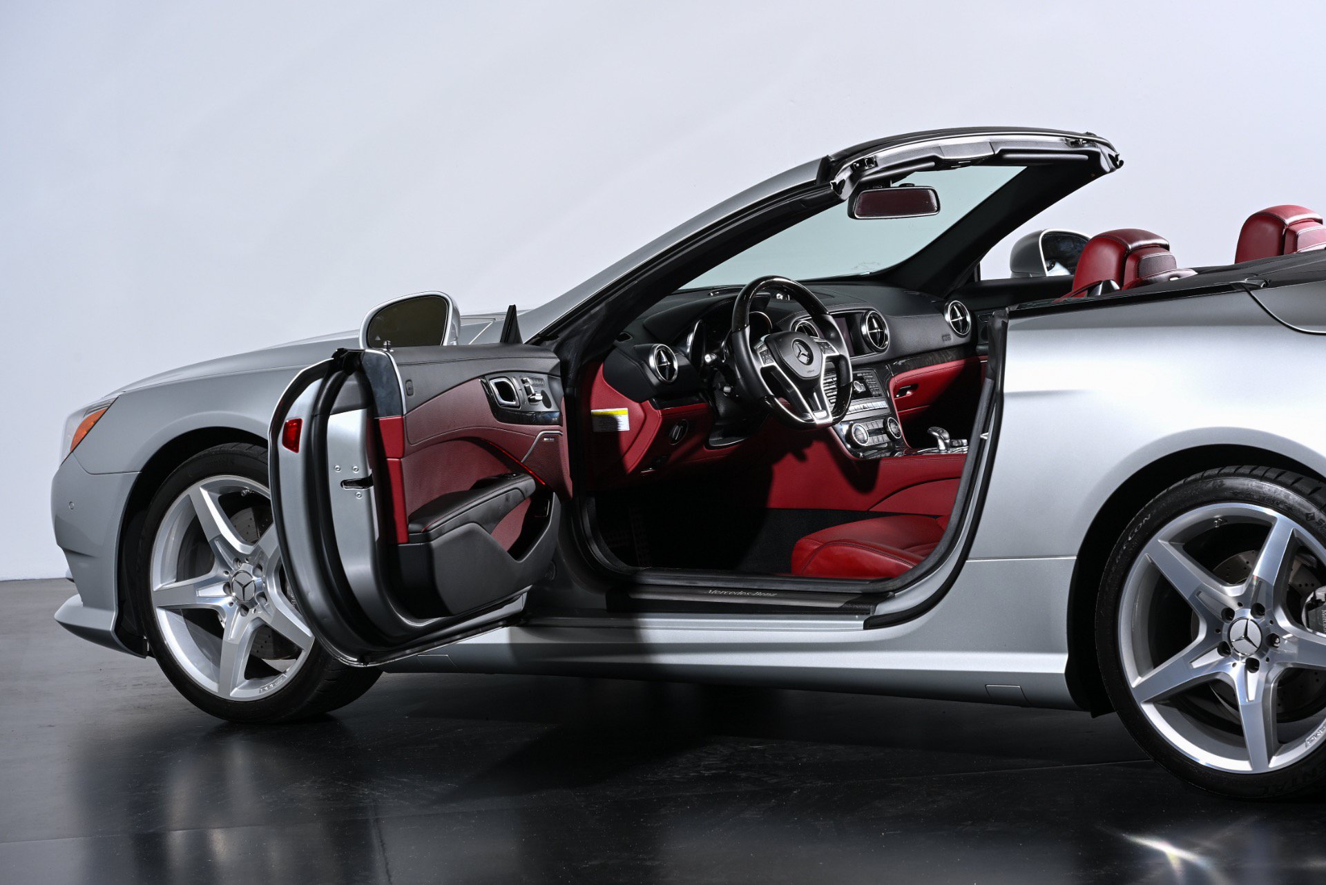 Used 2014 Mercedes-Benz SL 550 image 13