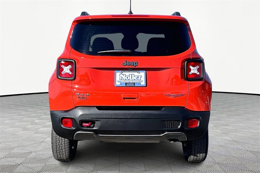 Used 2021 Jeep Renegade Trailhawk image 4