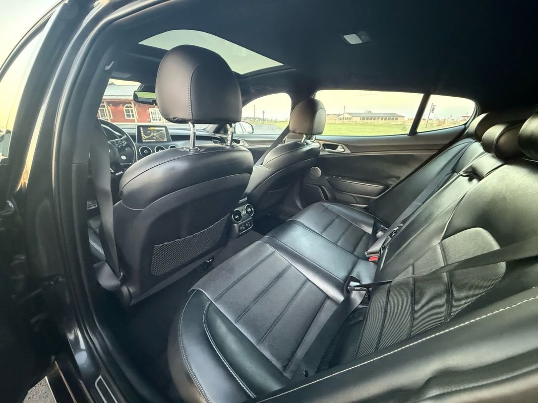 Used 2019 Kia Stinger GT2 image 17