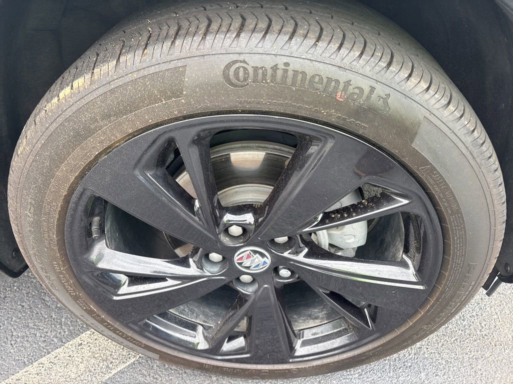 Used 2022 Buick Envision Essence w/ Sport Touring Package FWD image 12