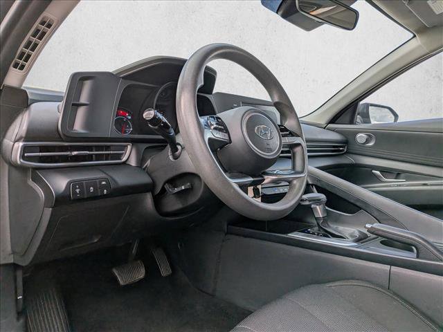Used 2021 Hyundai Elantra SE image 10