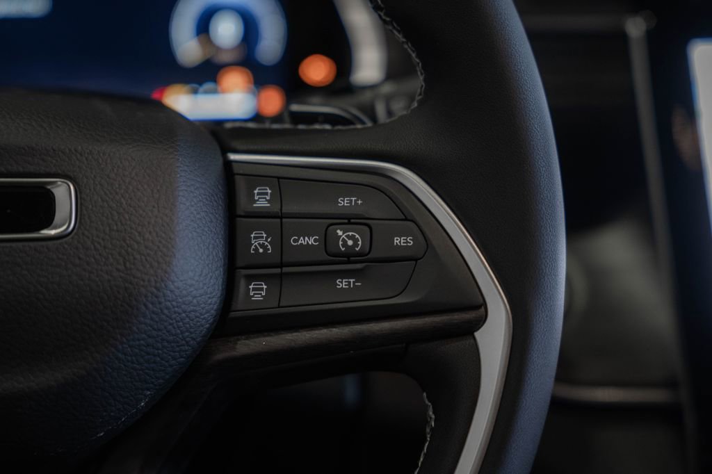 New 2025 Jeep Grand Cherokee Limited image 28