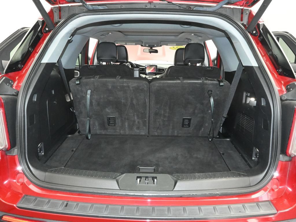 Used 2022 Ford Explorer XLT w/ Equipment Group 202A AWD/4WD image 11