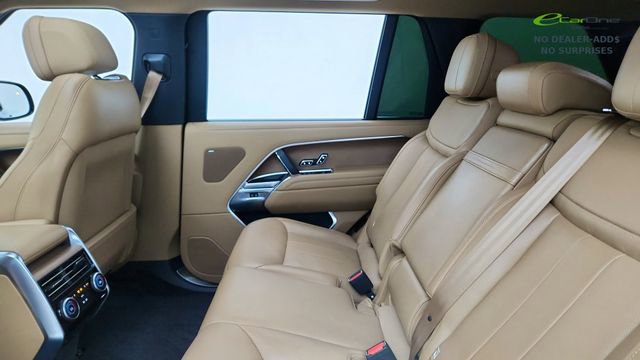 Used 2023 Land Rover Range Rover Long Wheelbase SE image 31