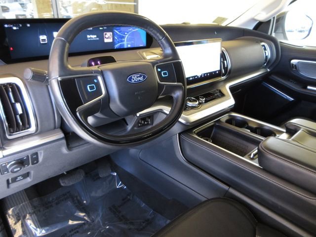 Certified 2025 Ford Expedition Max Platinum image 13