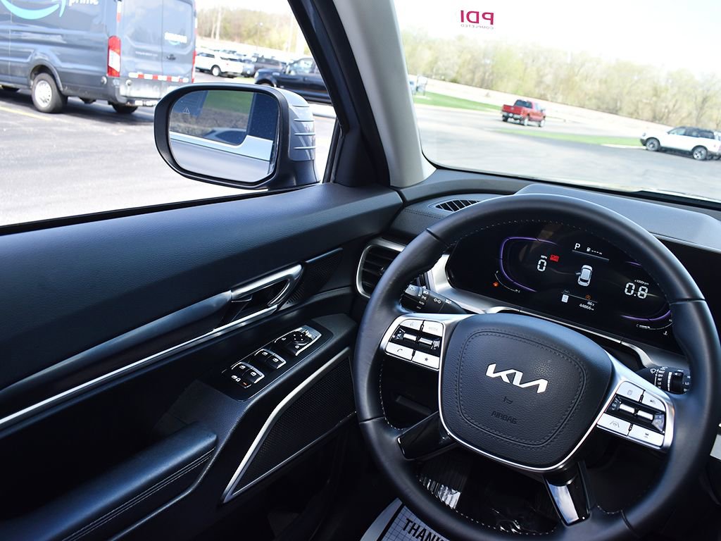 Used 2023 Kia Telluride LX AWD/4WD image 18