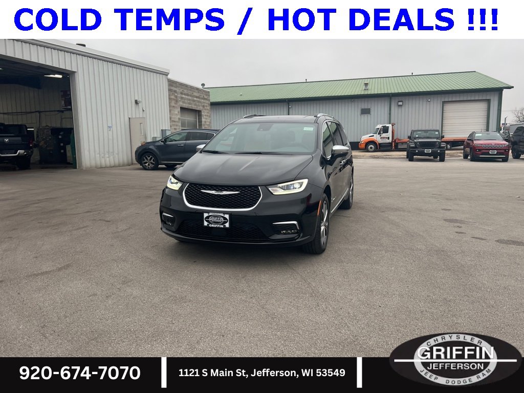 New 2026 Chrysler Pacifica Pinnacle w/ Trailer Tow Group image 3