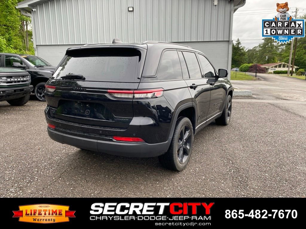 Used 2023 Jeep Grand Cherokee Limited w/ Black Appearance Package AWD/4WD image 5