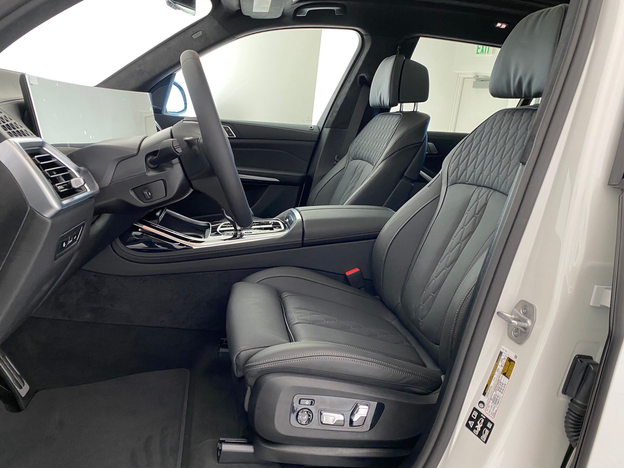 New 2026 BMW ALPINA XB7 AWD/4WD image 5