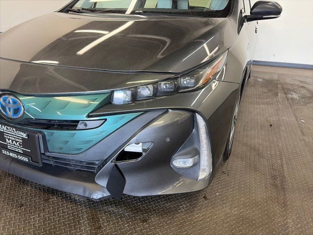 Used 2017 Toyota Prius Prime Advanced w/ Carpet Mat Package image 8