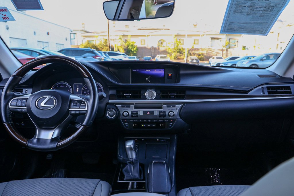 Used 2017 Lexus ES 350 w/ Navigation System Package FWD image 23
