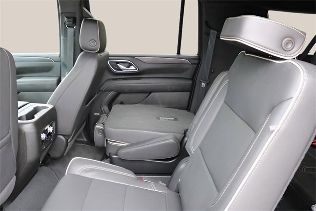 Used 2022 GMC Yukon XL SLT w/ SLT Luxury Package image 13