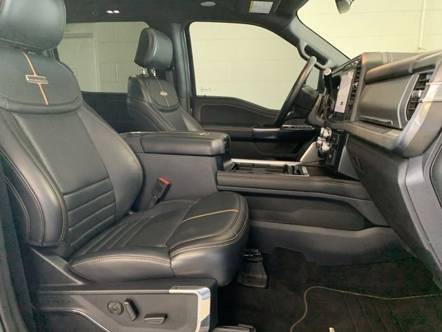 Used 2024 Ford F350 Platinum w/ FX4 Off-Road Package image 5