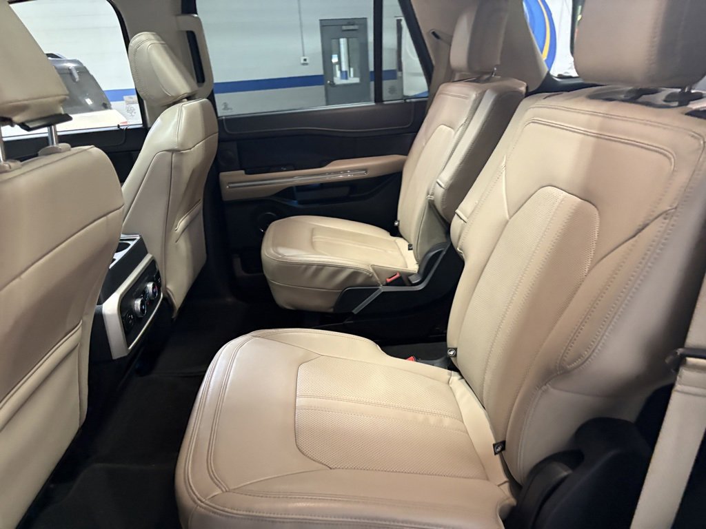 Used 2022 Ford Expedition Limited image 26