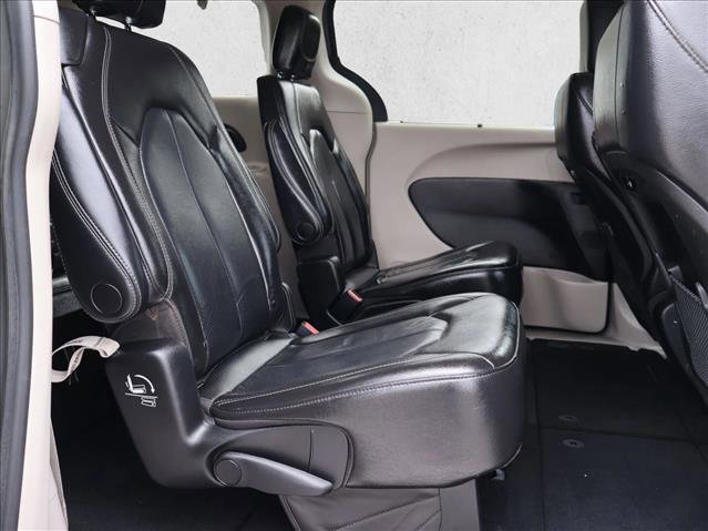 Used 2022 Chrysler Pacifica Touring-L FWD image 23