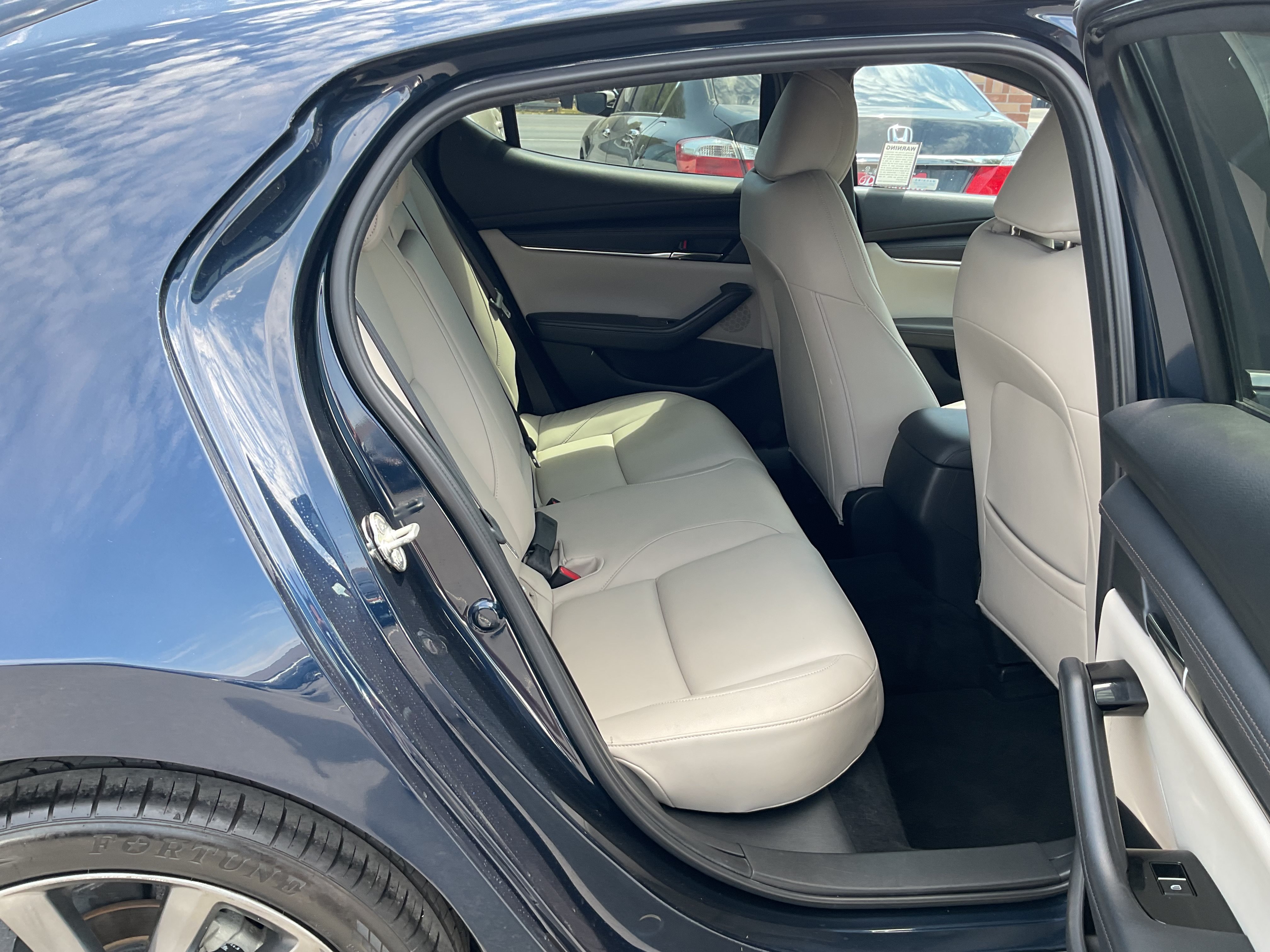 Used 2019 MAZDA MAZDA3 Hatchback FWD image 11