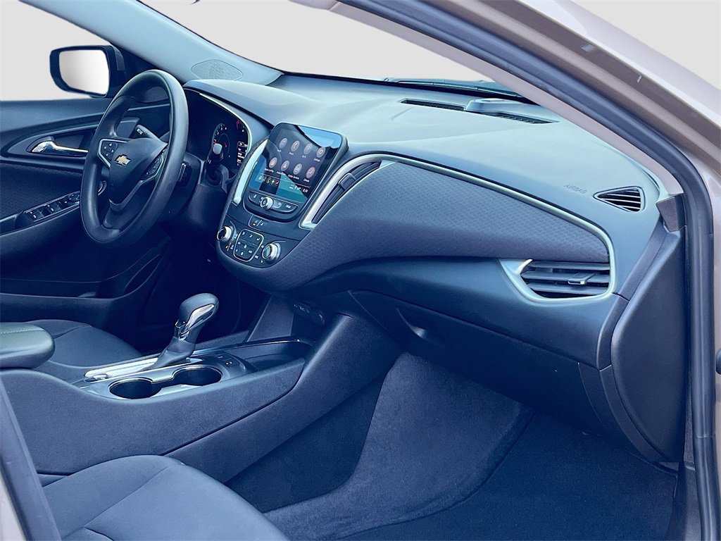 Used 2022 Chevrolet Malibu LT image 31