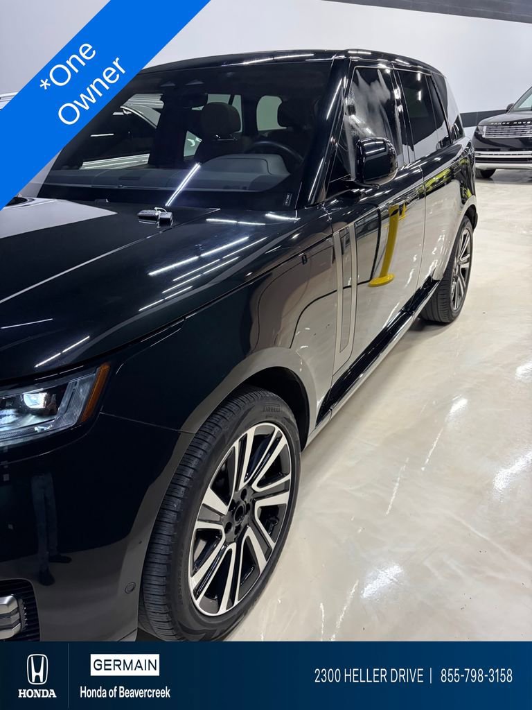 Used 2023 Land Rover Range Rover SE image 1