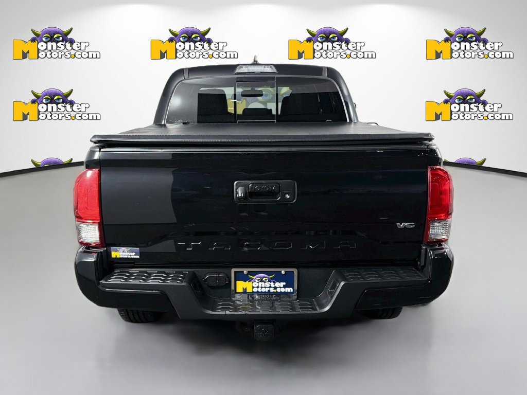 Used 2017 Toyota Tacoma TRD Sport AWD/4WD image 6