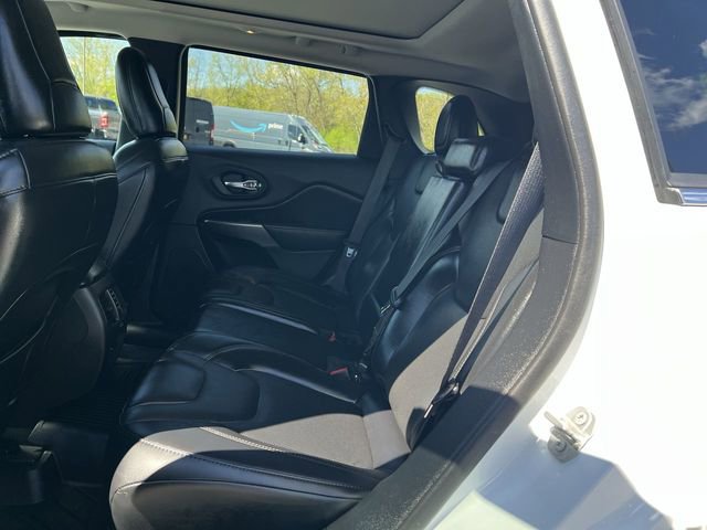 Used 2021 Jeep Cherokee Latitude Lux w/ Sun & Sound Group AWD/4WD image 17