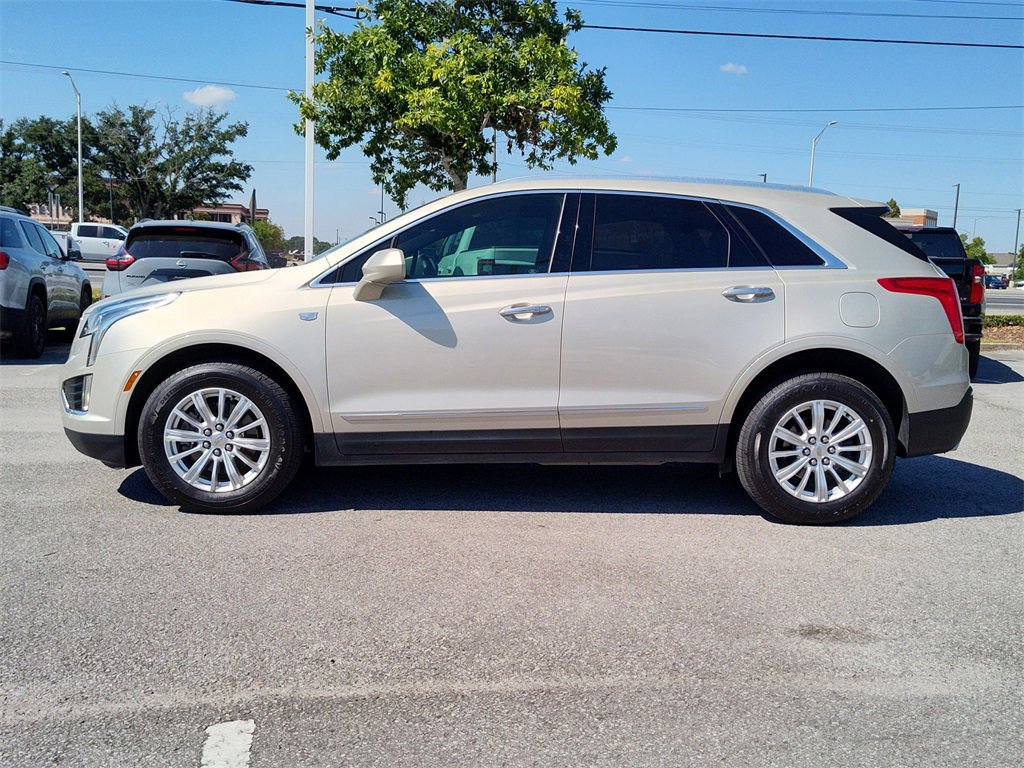 Used 2017 Cadillac XT5 FWD image 3