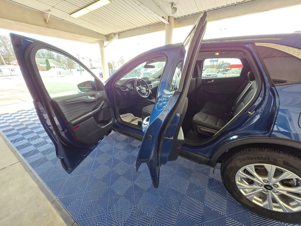 Used 2023 Ford Escape Active w/ Tech Pack #2 image 25