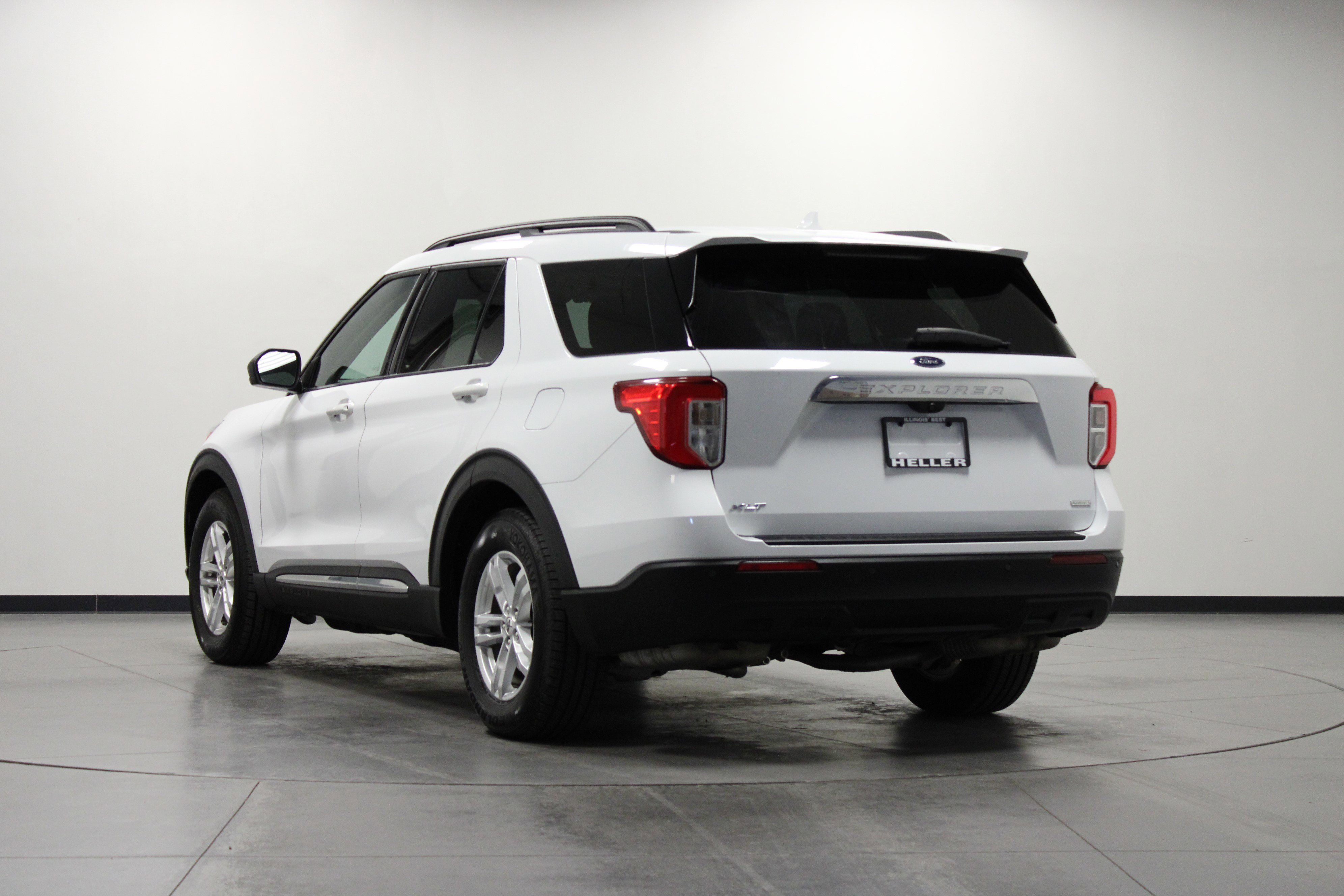 Used 2020 Ford Explorer XLT image 6