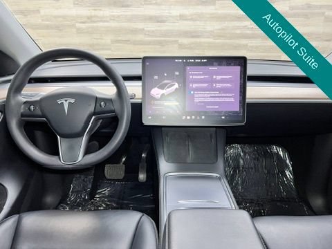 Used 2023 Tesla Model Y Long Range AWD/4WD image 2
