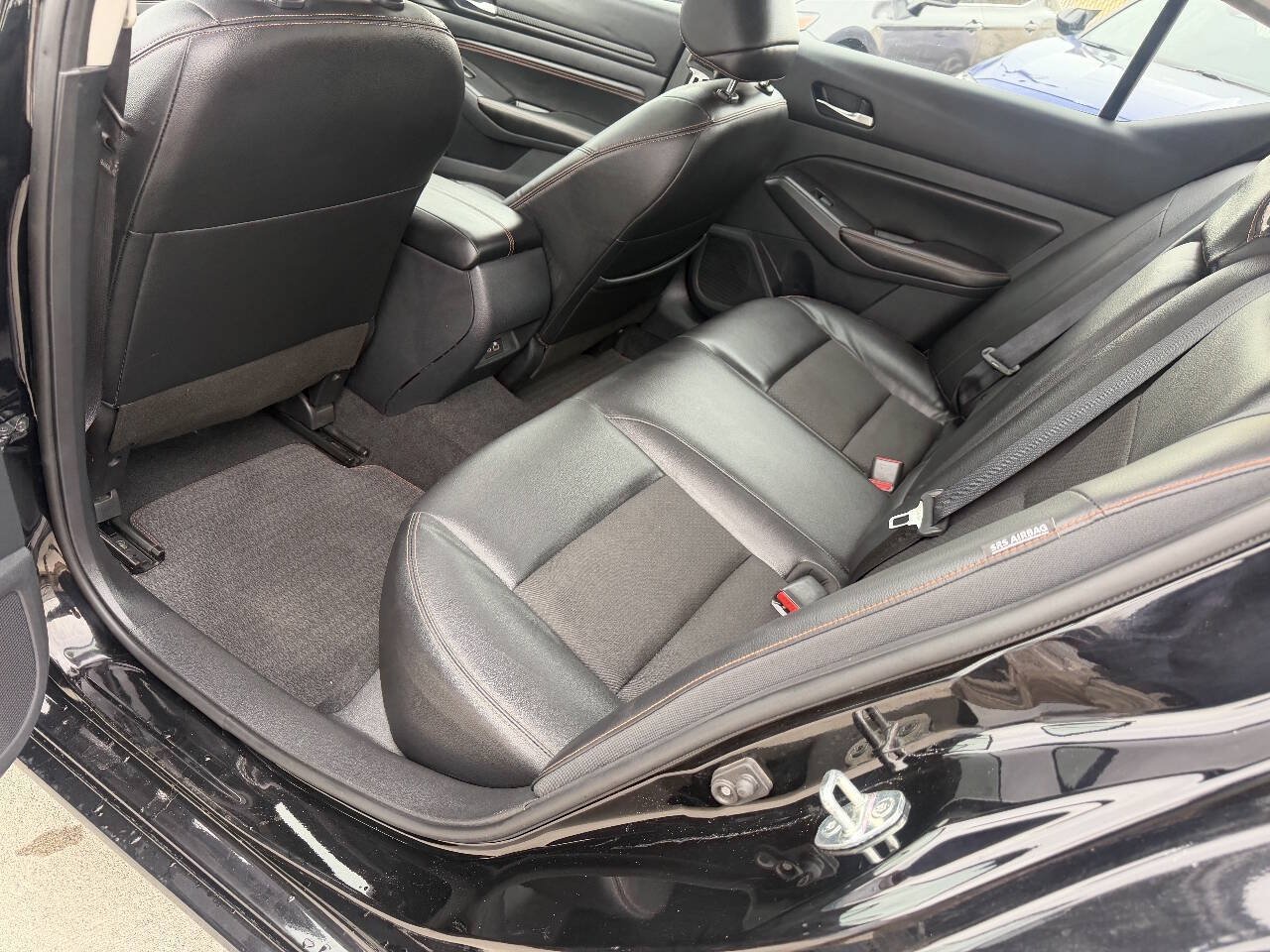 Used 2022 Nissan Altima 2.5 SR w/ Midnight Edition Package FWD image 12