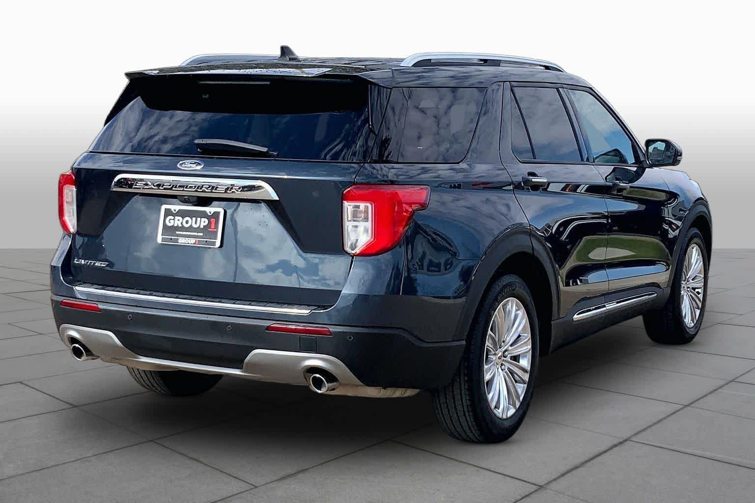 Used 2022 Ford Explorer Limited w/ Equipment Group 301A RWD image 13