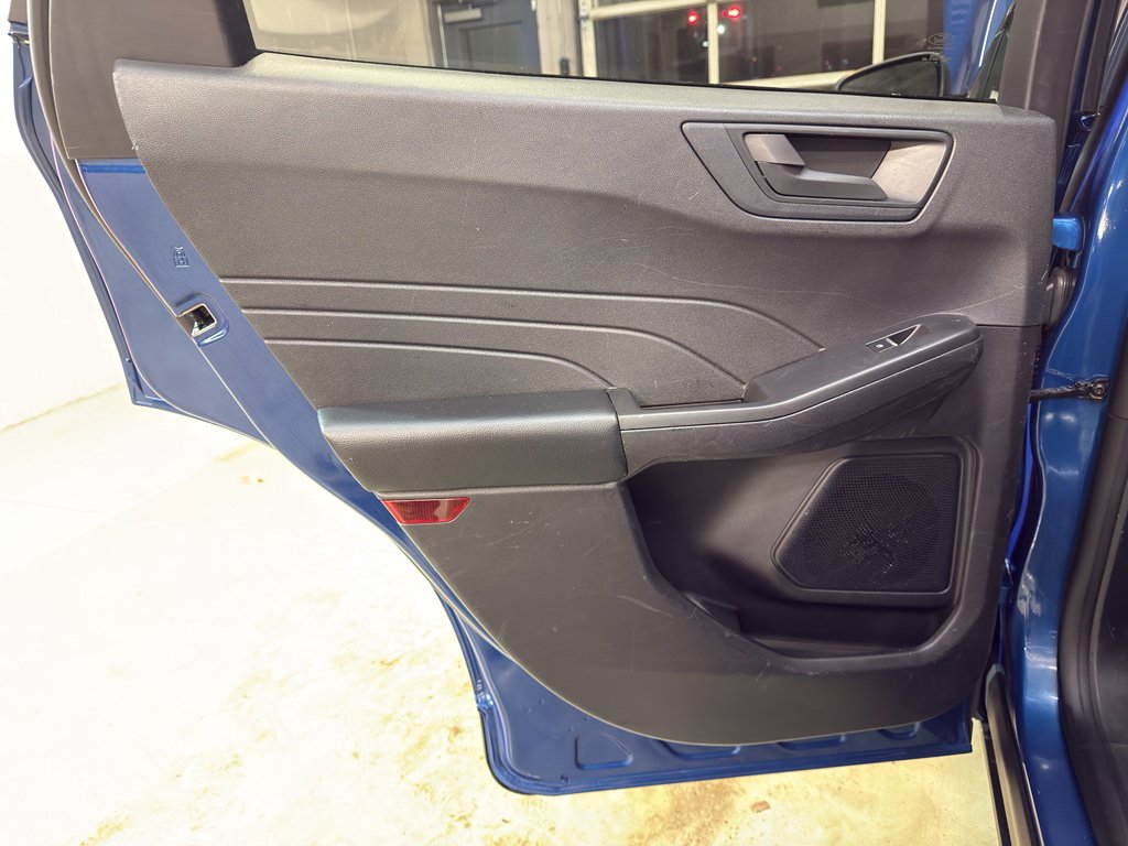 Used 2022 Ford Escape SE w/ Convenience Package image 28