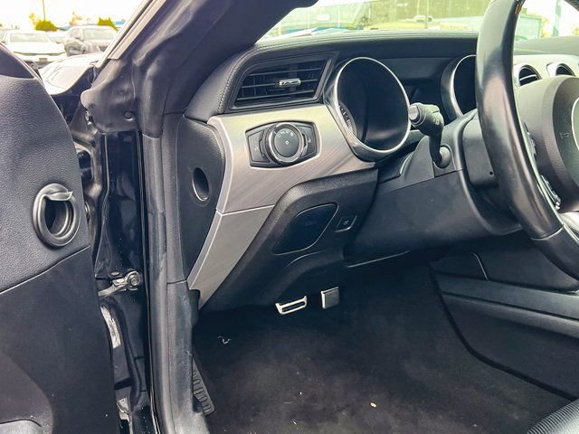 Used 2022 Ford Mustang Premium image 12