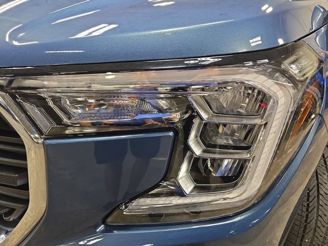 Used 2024 GMC Terrain SLE AWD/4WD image 30