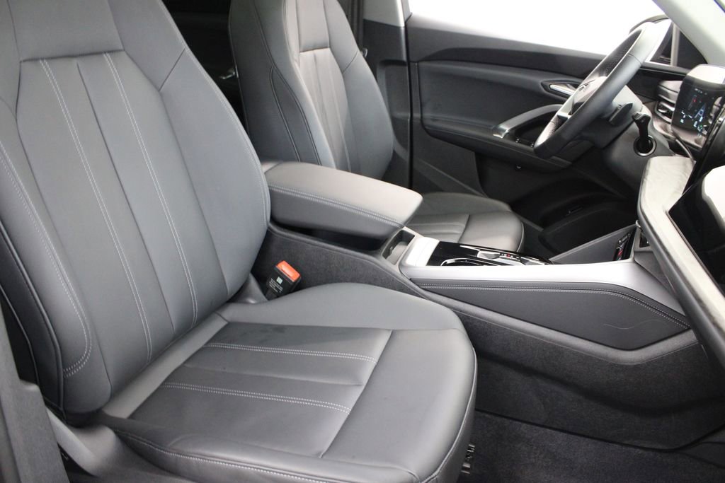 Certified 2025 Audi Q5 Premium w/ Convenience Package image 25
