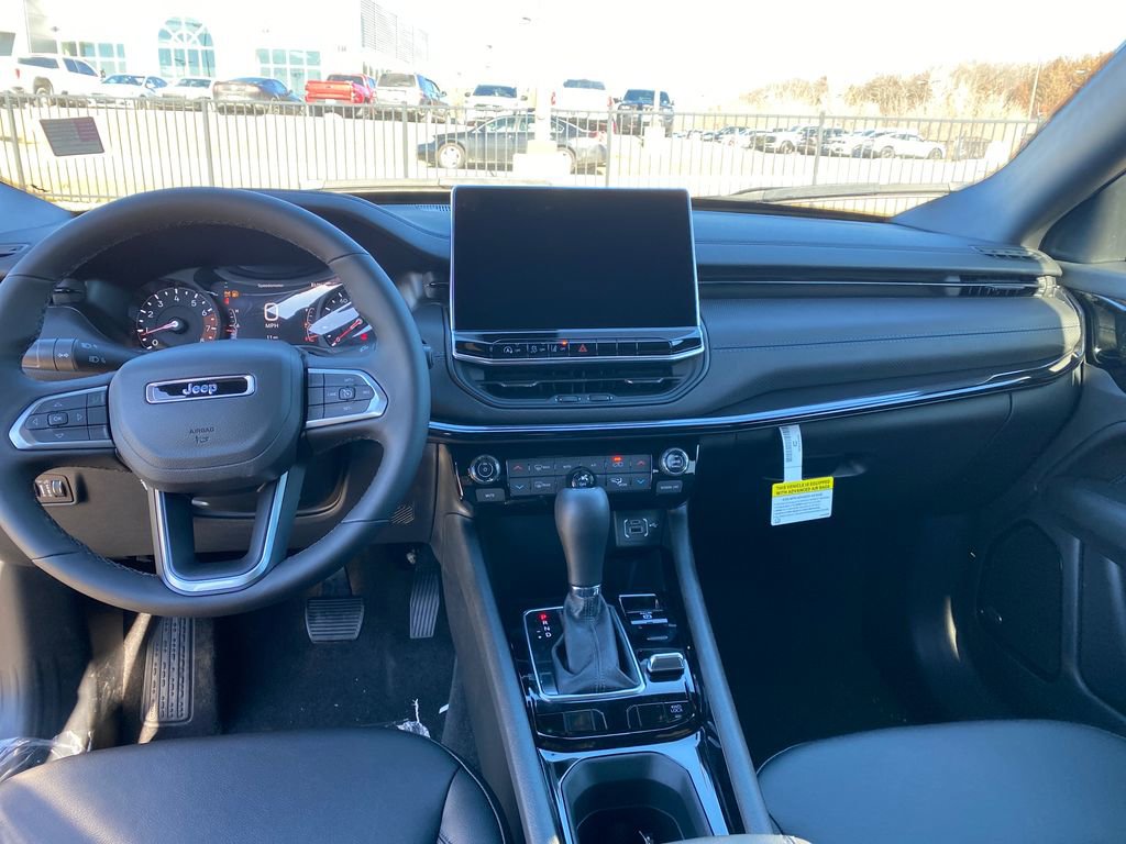 New 2026 Jeep Compass Latitude w/ Sun and Sound Group image 13