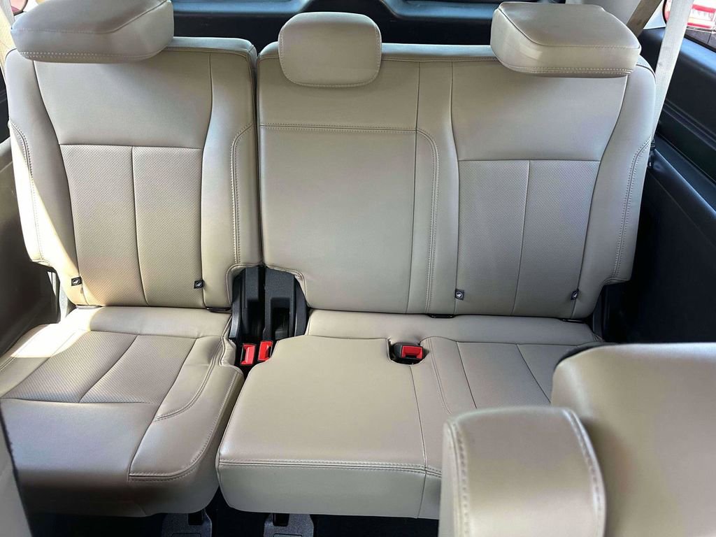 Used 2024 Ford Expedition Max XLT AWD/4WD image 10