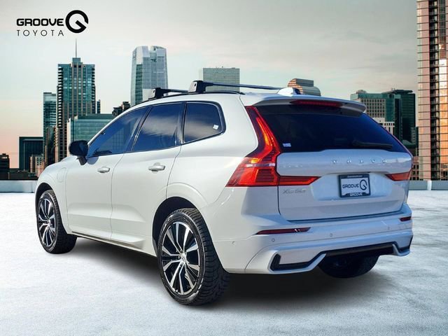 Used 2023 Volvo XC60 T8 Plus image 3