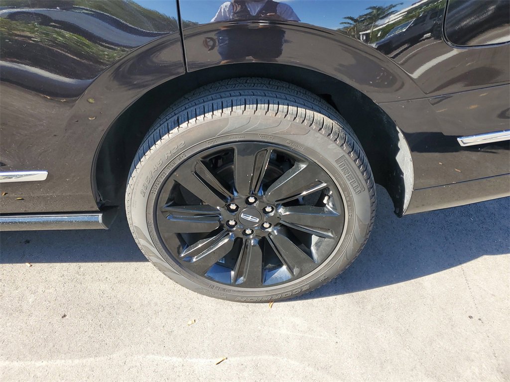 Certified 2024 Lincoln Navigator Reserve w/ Monochromatic Package image 8