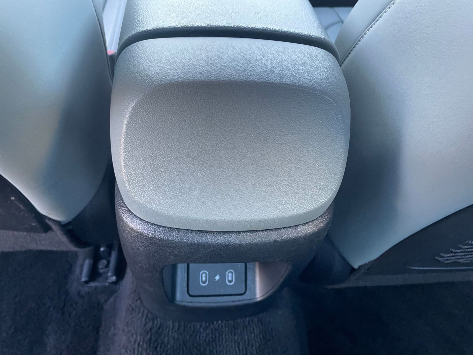 Used 2025 Hyundai Elantra Limited image 24