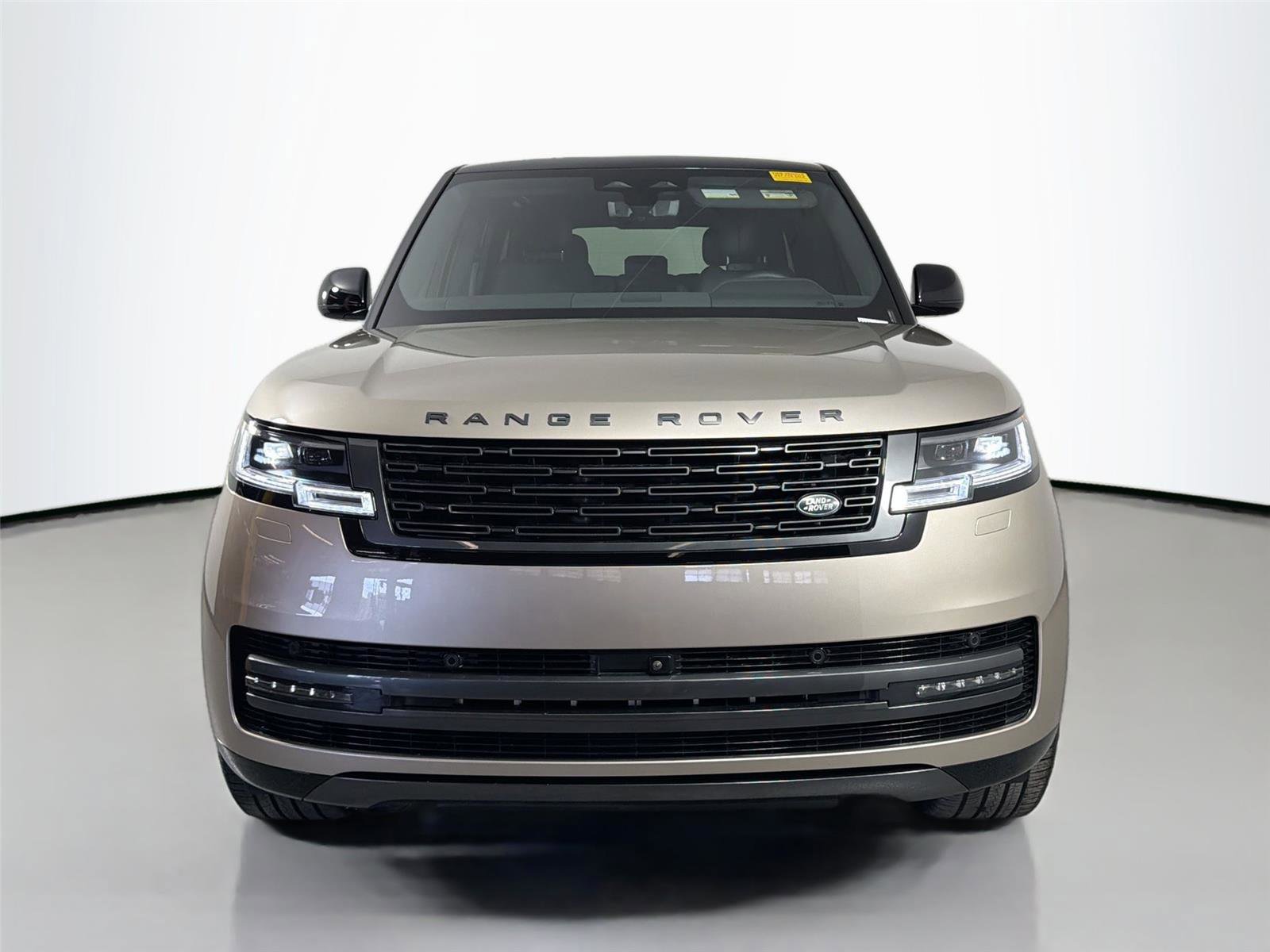 Certified 2025 Land Rover Range Rover SE AWD/4WD image 2