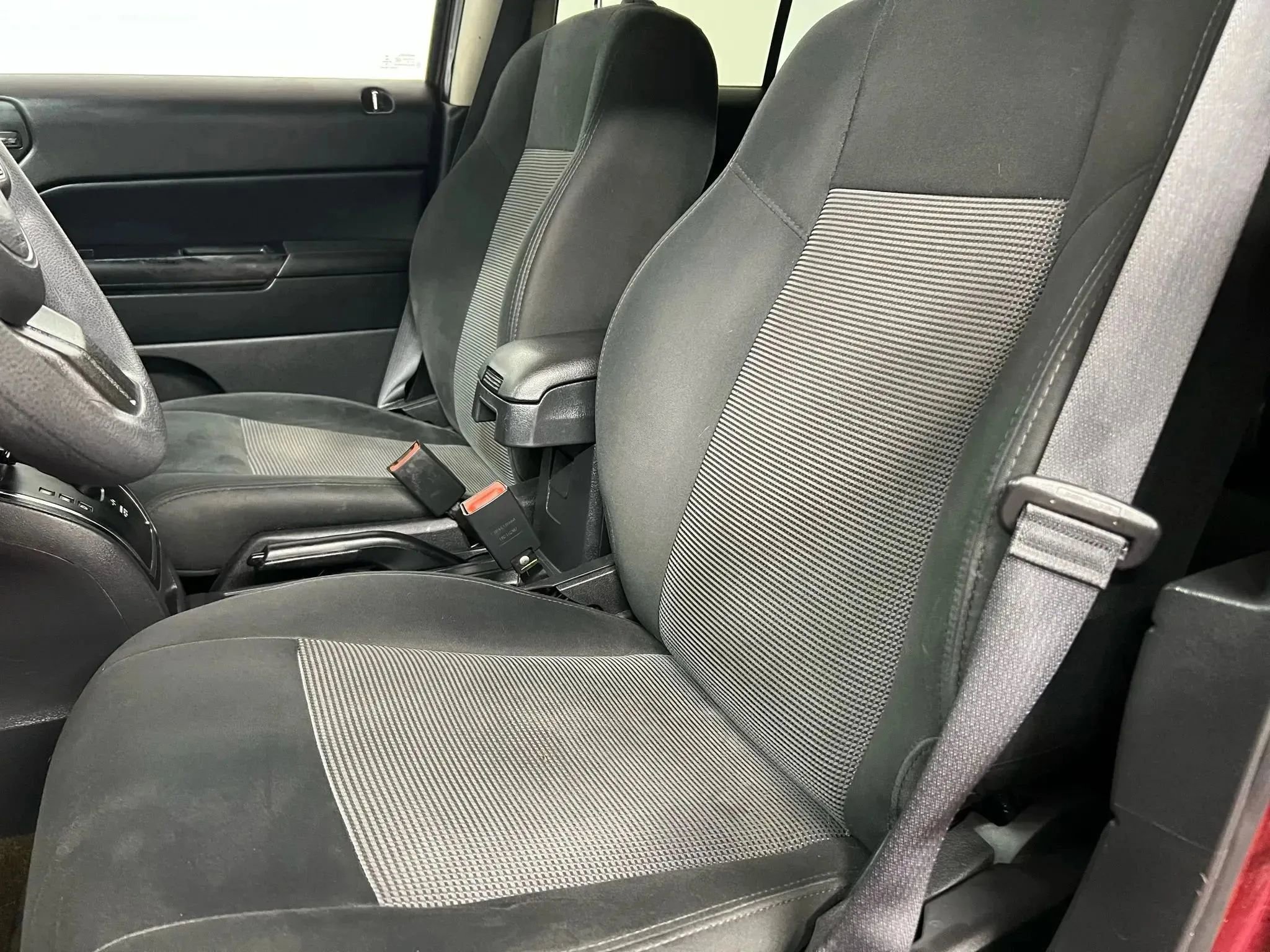 Used 2016 Jeep Patriot Sport w/ Power Value Group image 9