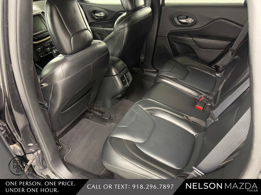 Used 2016 Jeep Cherokee Limited image 33
