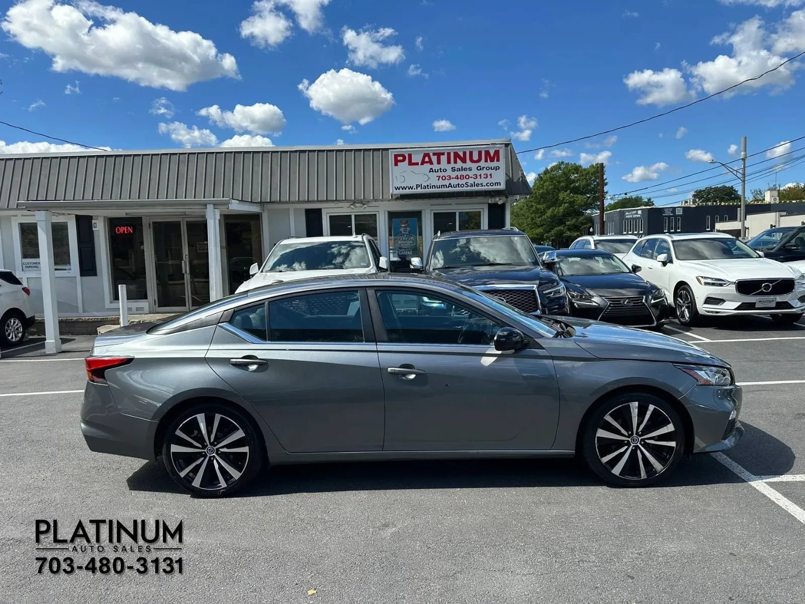 Used 2021 Nissan Altima 2.5 SR FWD image 2