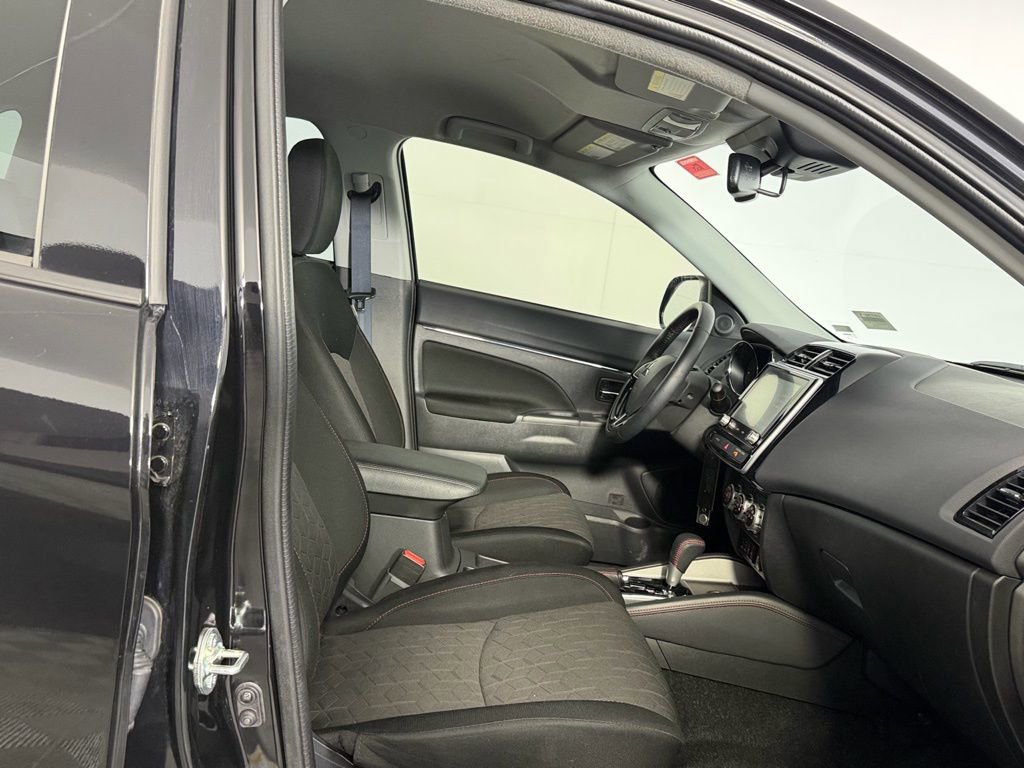 Used 2025 Mitsubishi Outlander Sport LE image 31